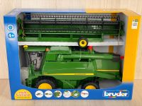 машинка іграшкова - комбайн John Deere Combine harvester T670i, 02132 (Bruder, Германия)